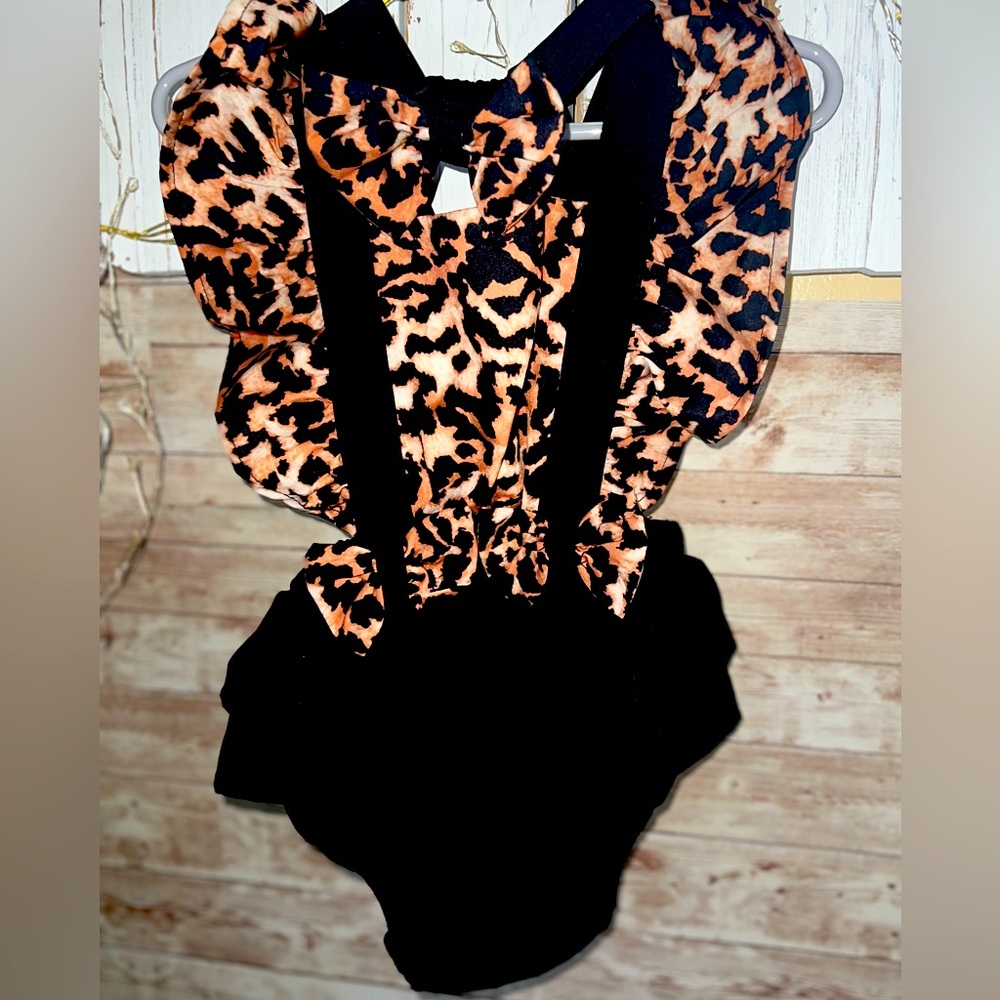 Toddler girl romper/onesie in cheetah!